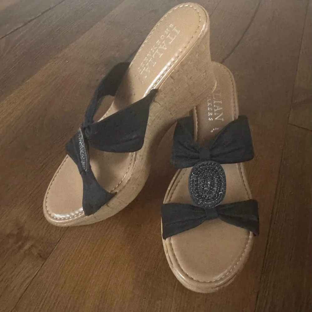 Italian Shoemakers Black Wedge Sandals